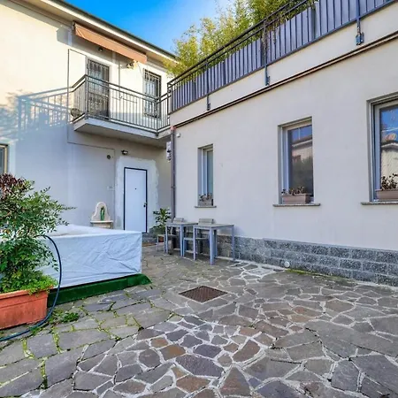 Holiday home Jacuzzi & Relax - Casa Indipendente 20min Da Milano